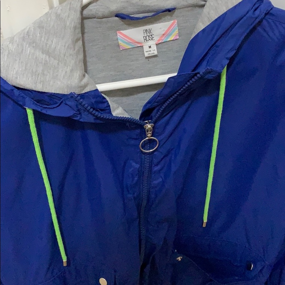 Light windbreaker - Picture 2 of 2